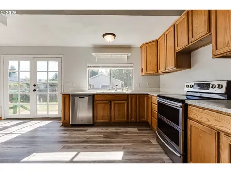 1004 S 4th Street Cottage Grove OR 97424
