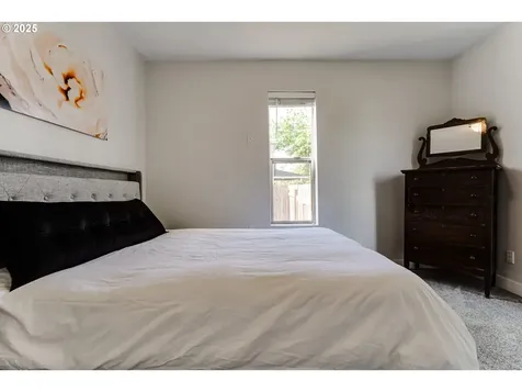 1004 S 4th Street Cottage Grove OR 97424