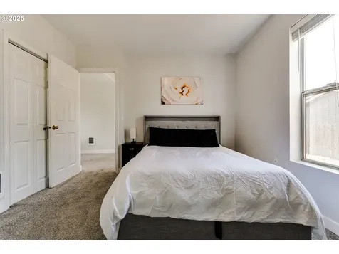 1004 S 4th Street Cottage Grove OR 97424