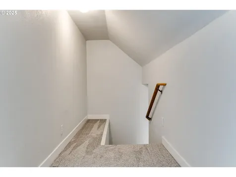 1004 S 4th Street Cottage Grove OR 97424