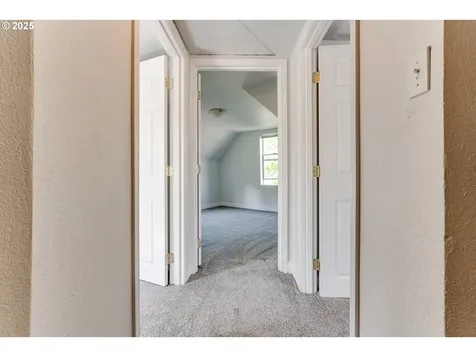 1004 S 4th Street Cottage Grove OR 97424