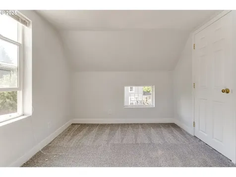 1004 S 4th Street Cottage Grove OR 97424