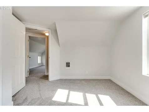 1004 S 4th Street Cottage Grove OR 97424