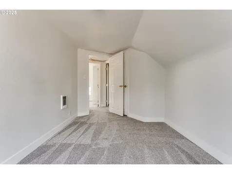 1004 S 4th Street Cottage Grove OR 97424
