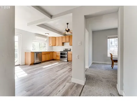 1004 S 4th Street Cottage Grove OR 97424