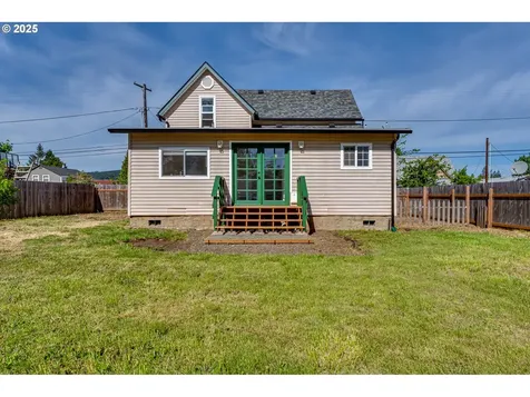 1004 S 4th Street Cottage Grove OR 97424