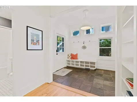 1912 NE 11th Avenue Portland OR 97212