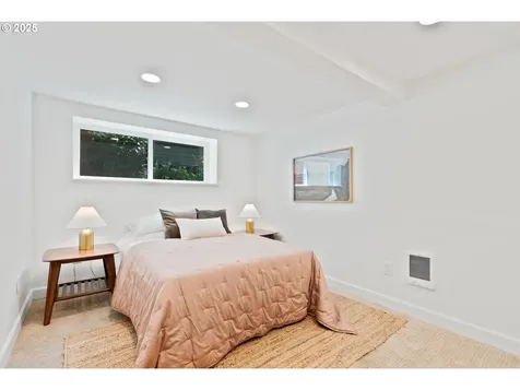1912 NE 11th Avenue Portland OR 97212