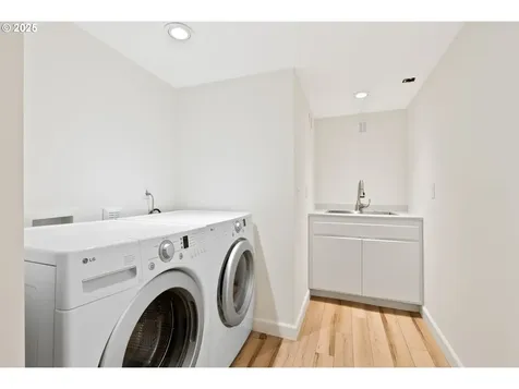1912 NE 11th Avenue Portland OR 97212