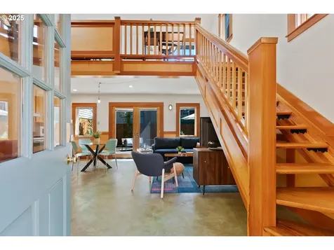 1912 NE 11th Avenue Portland OR 97212