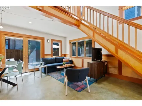 1912 NE 11th Avenue Portland OR 97212