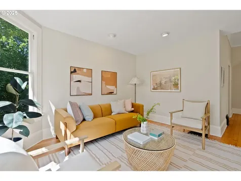 1912 NE 11th Avenue Portland OR 97212