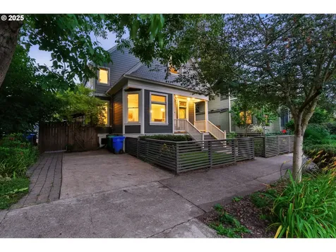 1912 NE 11th Avenue Portland OR 97212