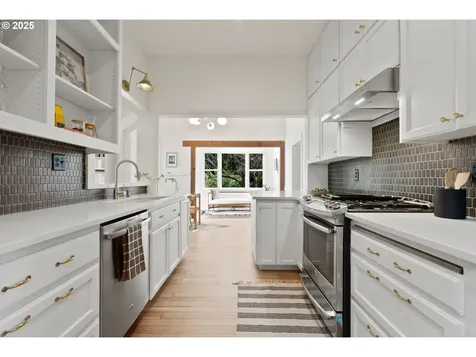 1912 NE 11th Avenue Portland OR 97212