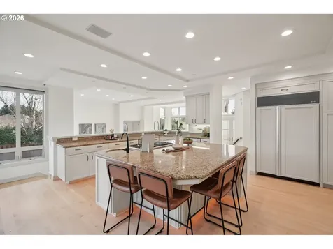 17623 Brookhurst Drive Lake Oswego OR 97034