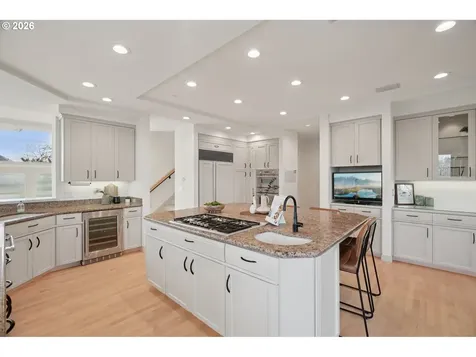 17623 Brookhurst Drive Lake Oswego OR 97034