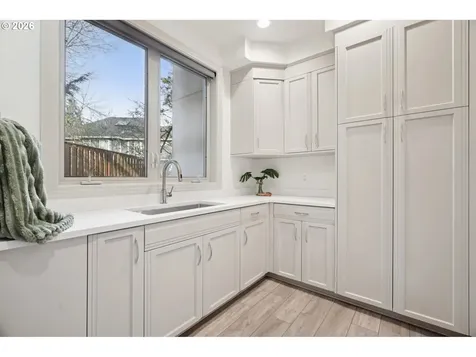 17623 Brookhurst Drive Lake Oswego OR 97034