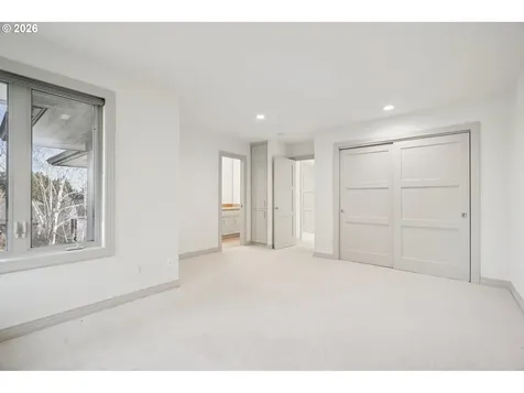 17623 Brookhurst Drive Lake Oswego OR 97034