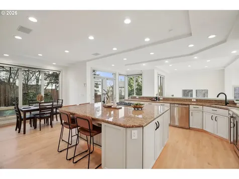17623 Brookhurst Drive Lake Oswego OR 97034