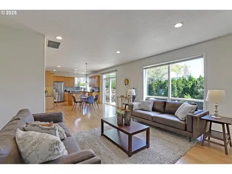 3816 NW Tustin Ranch Drive Portland OR 97229