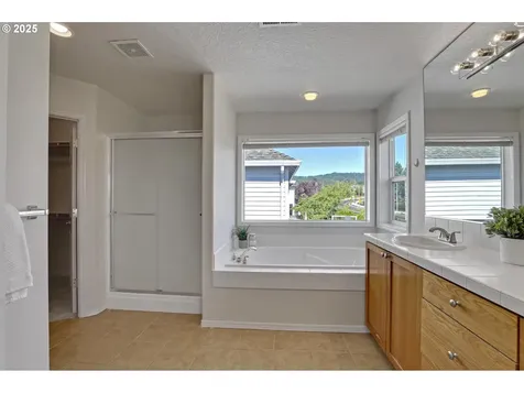 3816 NW Tustin Ranch Drive Portland OR 97229