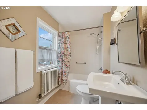 255 NE 61st Avenue Portland OR 97213