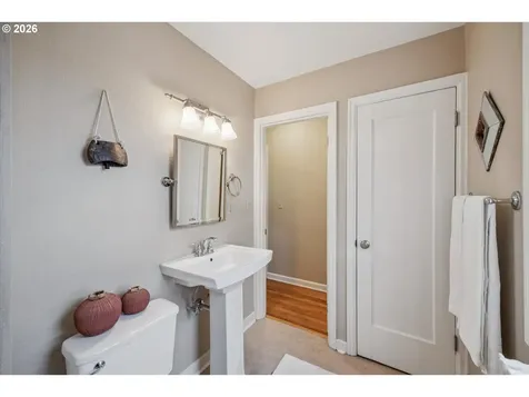 255 NE 61st Avenue Portland OR 97213