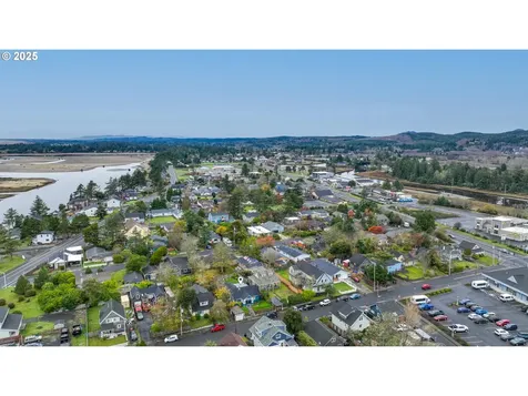 820 12th Avenue Seaside OR 97138