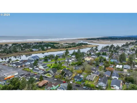 820 12th Avenue Seaside OR 97138