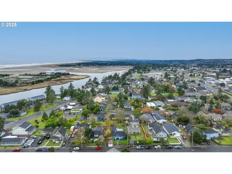 820 12th Avenue Seaside OR 97138
