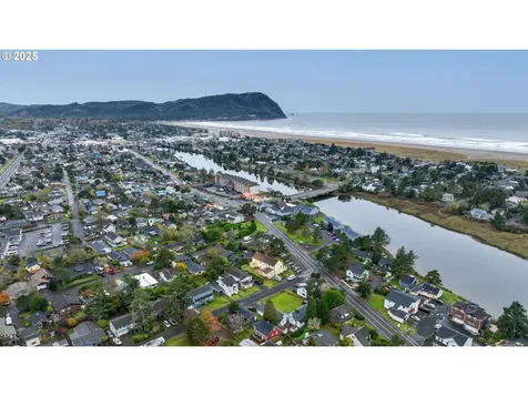 820 12th Avenue Seaside OR 97138