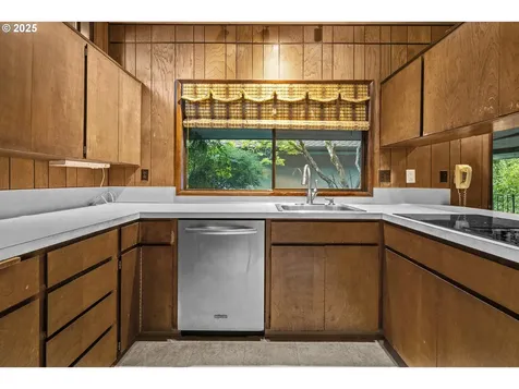 7175 SW 68th Avenue Portland OR 97223