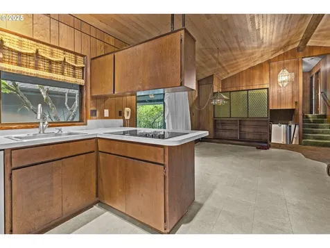 7175 SW 68th Avenue Portland OR 97223