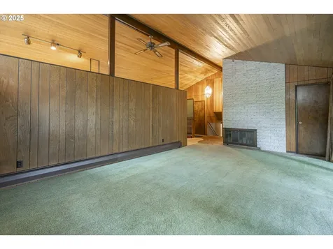 7175 SW 68th Avenue Portland OR 97223