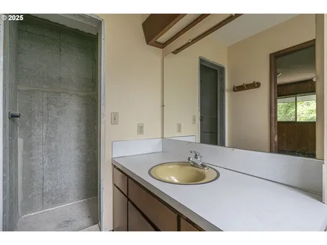 7175 SW 68th Avenue Portland OR 97223