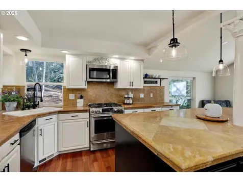15451 SE Woodland Heights Road Amity OR 97101
