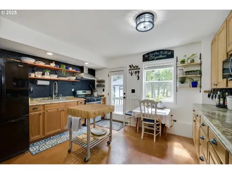 15451 SE Woodland Heights Road Amity OR 97101