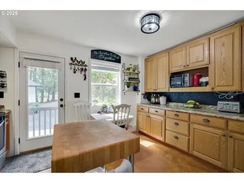 15451 SE Woodland Heights Road Amity OR 97101