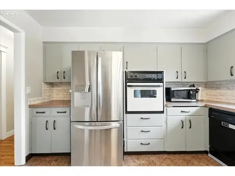 3002 17th Avenue Forest Grove OR 97116