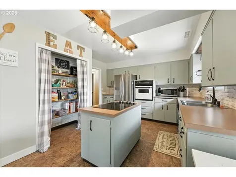 3002 17th Avenue Forest Grove OR 97116