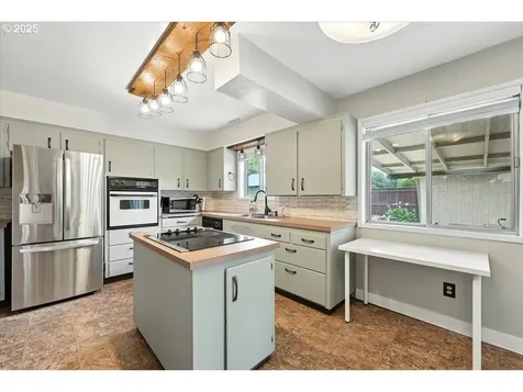 3002 17th Avenue Forest Grove OR 97116