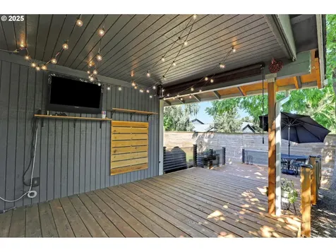15249 NE Beech Court Portland OR 97230