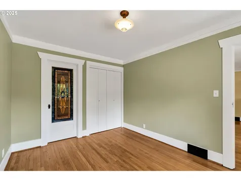 1735 SE Lambert Street Portland OR 97202