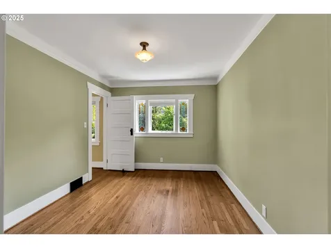 1735 SE Lambert Street Portland OR 97202