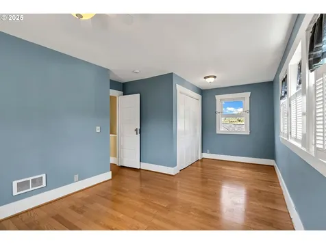 1735 SE Lambert Street Portland OR 97202