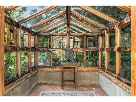1735 SE Lambert Street Portland OR 97202