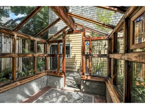 1735 SE Lambert Street Portland OR 97202