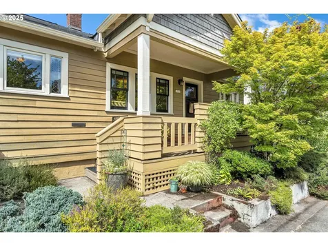 1735 SE Lambert Street Portland OR 97202