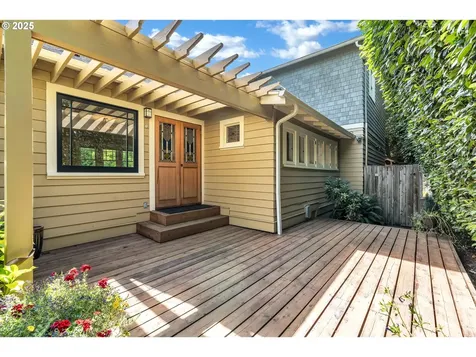1735 SE Lambert Street Portland OR 97202