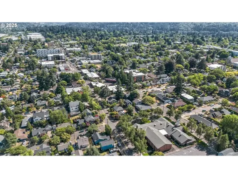 1735 SE Lambert Street Portland OR 97202